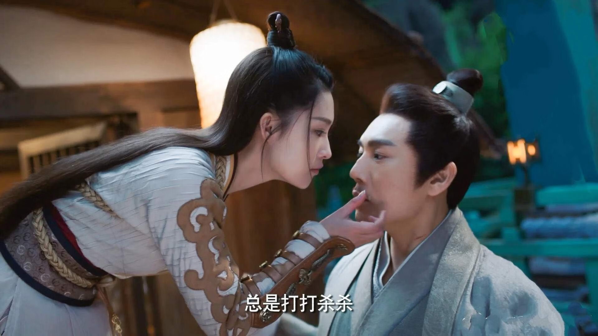 尼斯后防密集站位减少失误空间